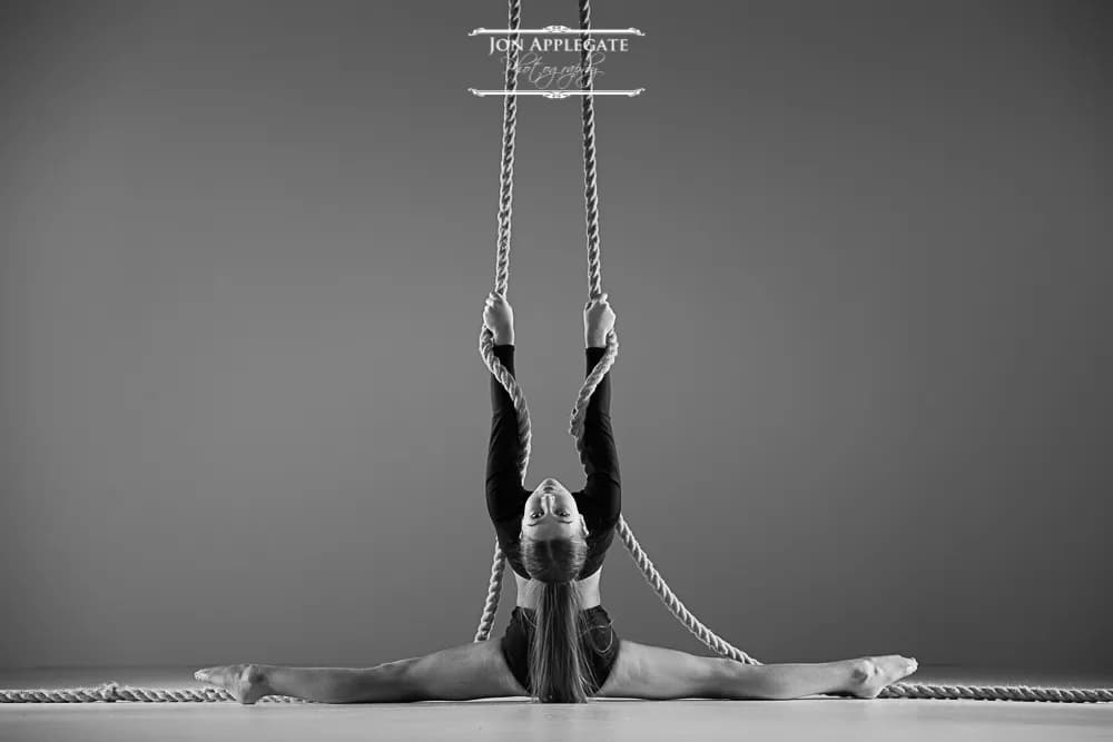 Star-Struck acro performer on aerial ropes